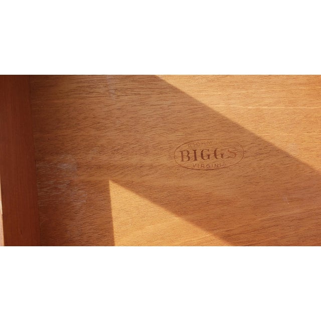 Nest of Three Biggs Virginia Federal Style Mahogany and Satinwood Inlaid For Sale - Image 10 of 11