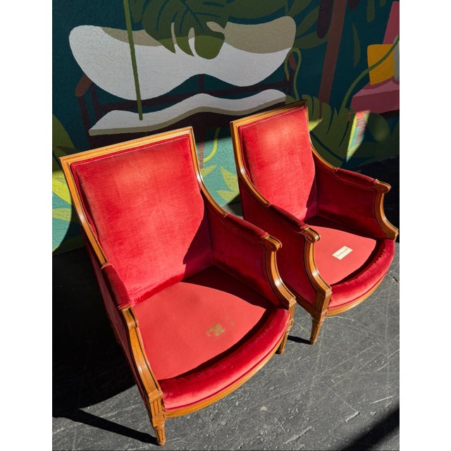 Mid 20th Century Henredon Traditional Cranberry Velvet Lounge Chair Pair For Sale - Image 5 of 13
