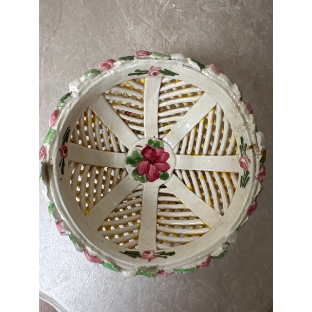 Mid 20th Century Italian Twisted Weave Smalll Bowl With Painted Flowers For Sale In New York - Image 6 of 9