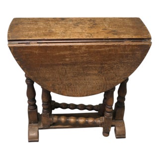 Small Georgian Oak Gate Leg Table the Table Has a Oak Top with Turned Leg, 1800 For Sale