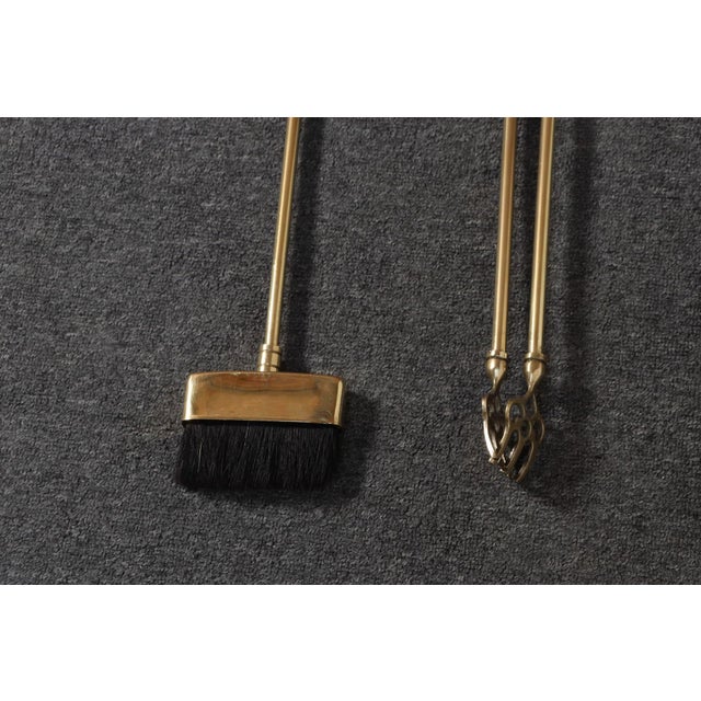 Hollywood-Regency Style Brass Fireplace Tool Set With Seashell Handles and Pan For Sale - Image 12 of 18