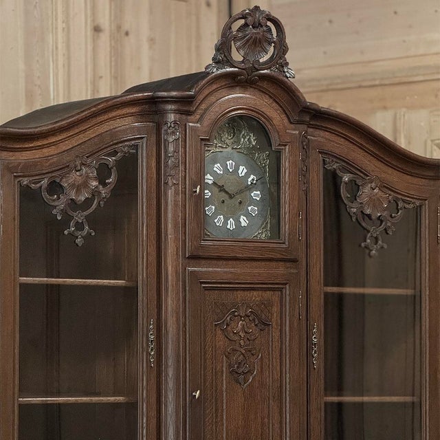 Antique Liegeois Regence Style Two-Tiered Oak Display Buffet With Clock For Sale In Dallas - Image 6 of 18