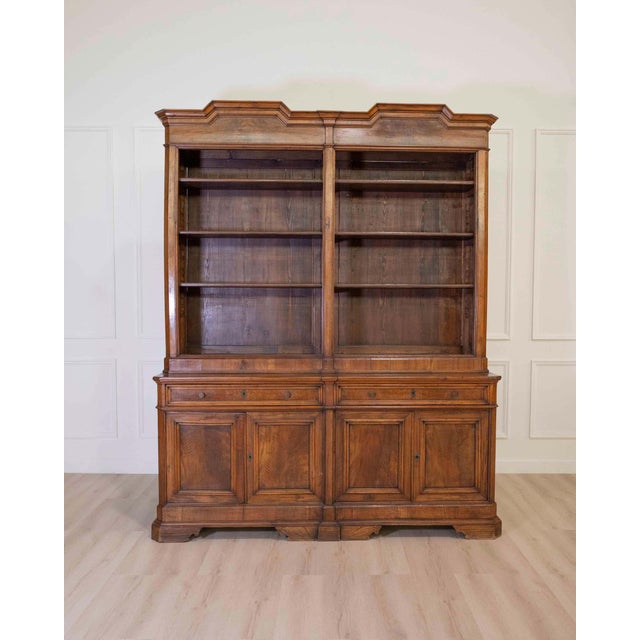Italian 19th Century Walnut Bookcase with Architectural Design For Sale In Atlanta - Image 6 of 13