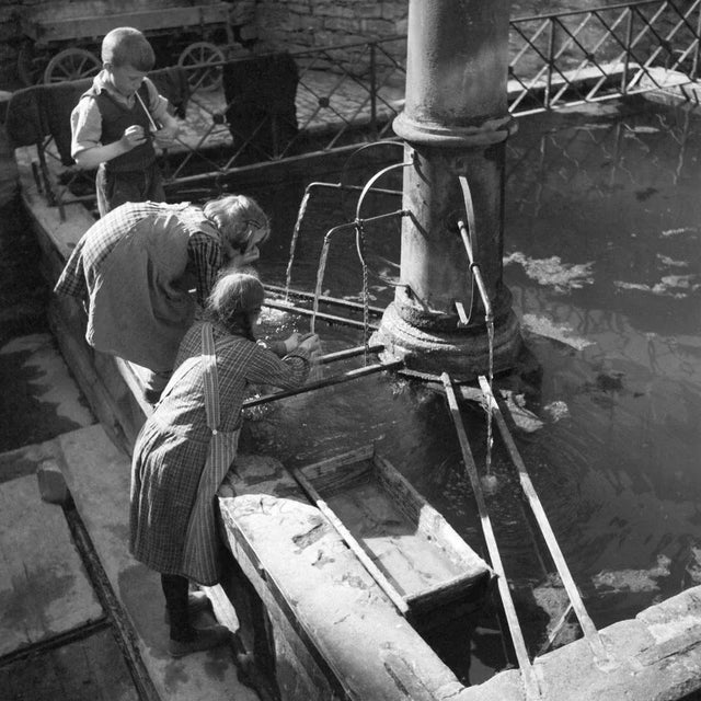 1930s Children Drinking Water From Fountain Heidelberg, Germany 1936, Printed 2021 For Sale - Image 5 of 5