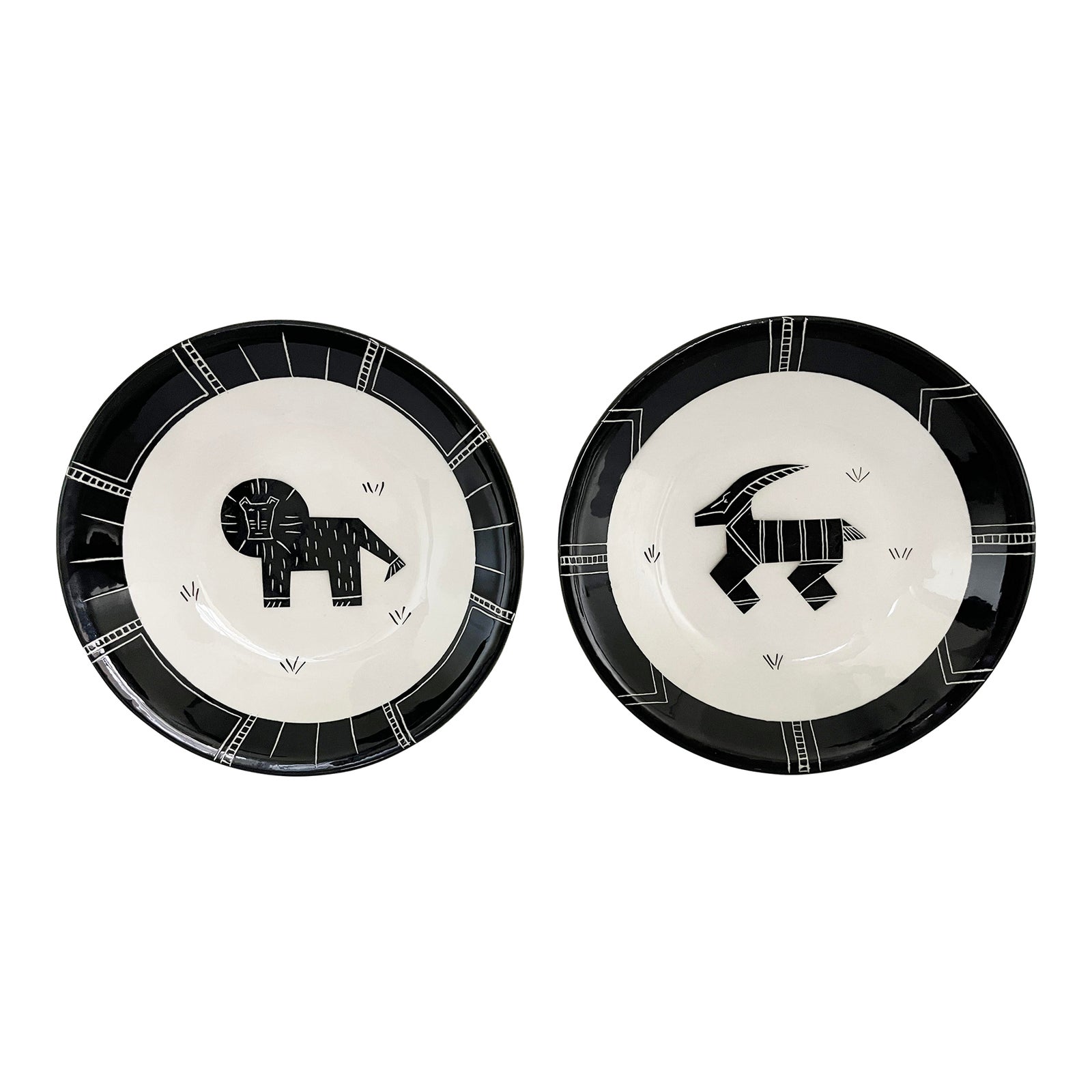 1990s Decorative Wall Plates With Modernist Tribal Design, Pair Chairish