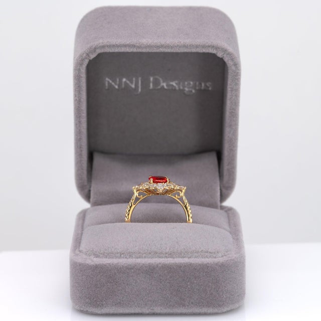 1.5Ct Padparadscha Sapphire Ring With Natural Diamond Accents: Solid 14k Gold, Size 6.75 For Sale - Image 4 of 10