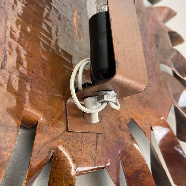 Large Copper Sunburst Theatre Wall Light in the style of Stilnovo, Italy, 1950s For Sale - Image 17 of 18