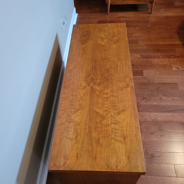 Lane Furniture Mid-Century Lane Cedar/Blanket/Hope Chest Tv Stand For Sale - Image 4 of 12