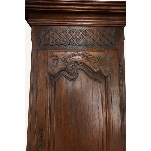 Late 18th Century Louis XV Tall and Narrow Oak Cabinet, 1770s For Sale - Image 5 of 10