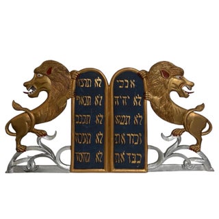 Rare Folk Art Hebrew Judaica Carved Gilded Wood Lions Torah Synagogue Sculpture, c.1920's-1940's For Sale