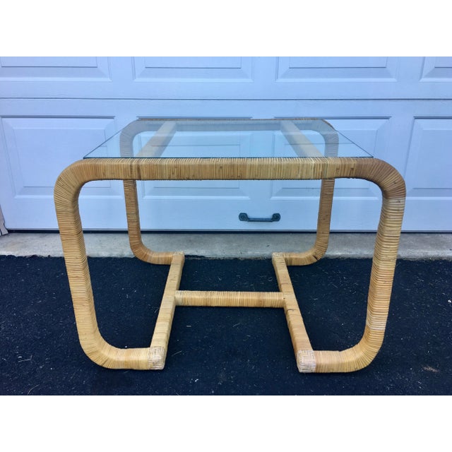 1970s Palm Beach Regency Style Sculptural Rattan Wrapped Glass Side Table For Sale - Image 5 of 6