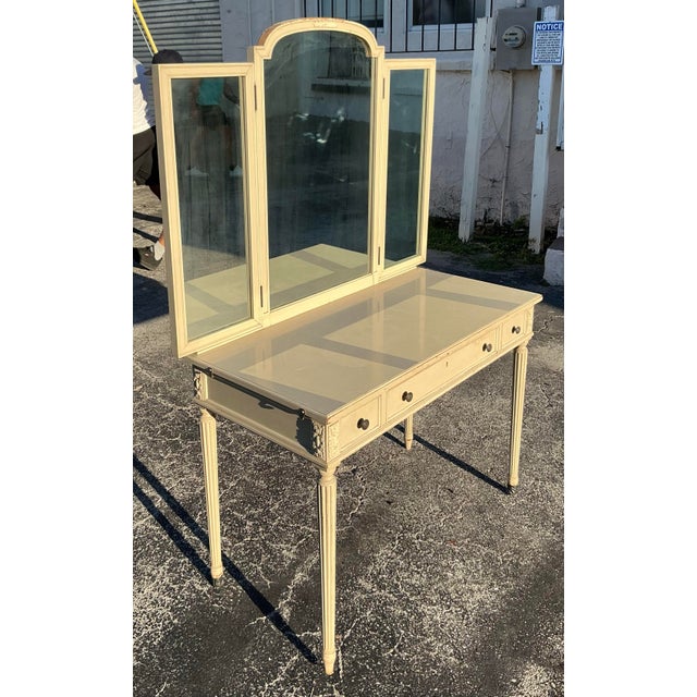 Vintage Neoclassical Irving and Casson Davenport Mirror Vanity For Sale - Image 9 of 10