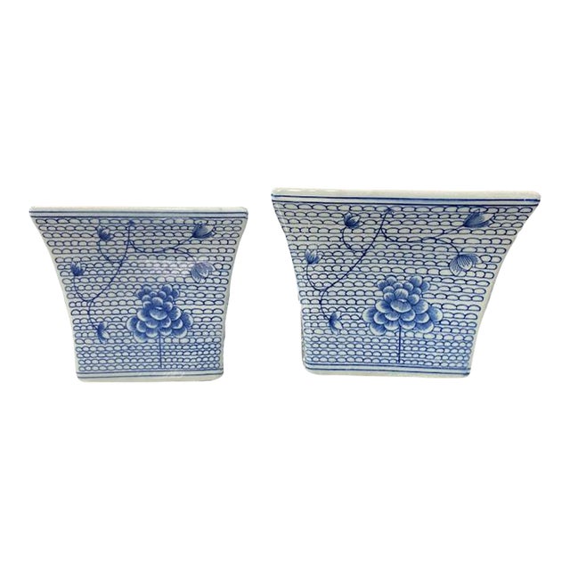 Chinoiserie Blue and White Porcelain Cachepot Set For Sale