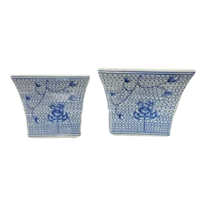 Chinoiserie Blue and White Porcelain Cachepot Set
