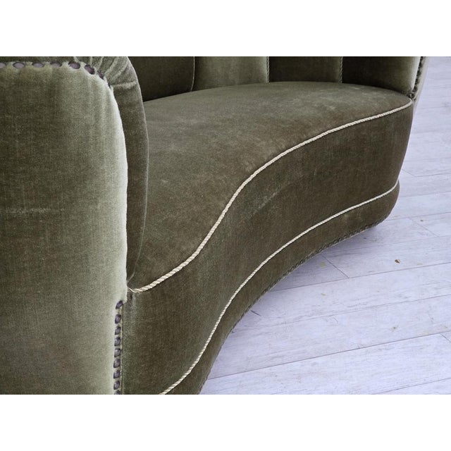 Danish 2-Seater Banana Sofa in Green Furniture Velour and Oak Wood Legs, 1970s For Sale - Image 12 of 18