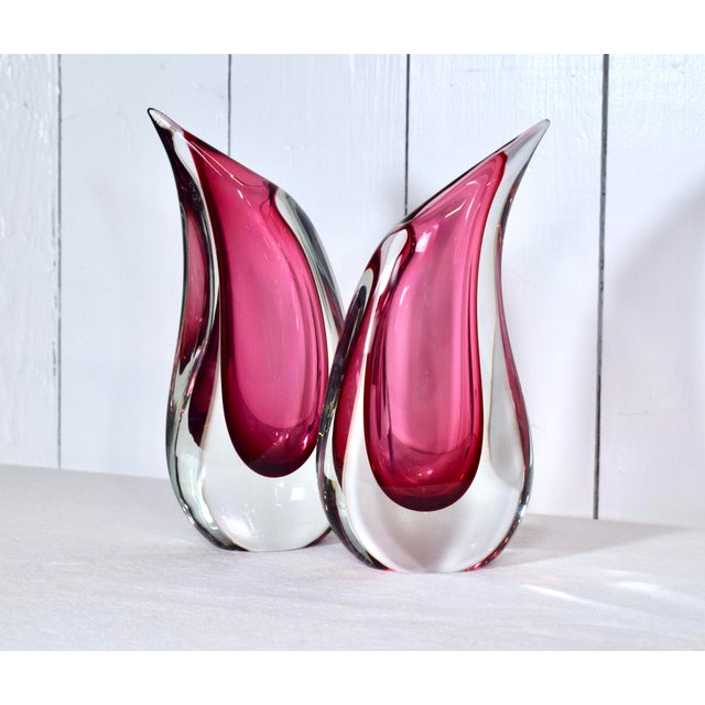 Murano Glass Pink Sommerso Teardrop Vases by Luigi Onesto, 1970's Pair For Sale - Image 4 of 8