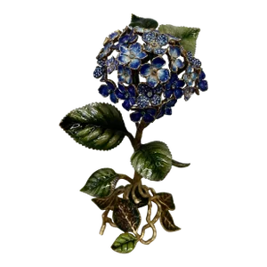 Jay Strongwater Large Handcrafted Periwinkle Blossom Nori Hydrangea Objet With Swarovski Crystals