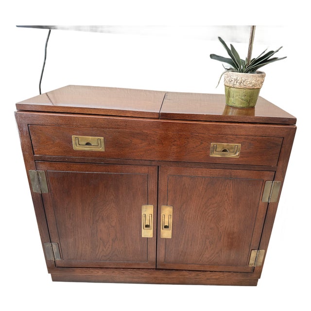 1970s Vintage Mid-Century Modern Campaign Flip-Top Dry Bar Server by Dixie For Sale