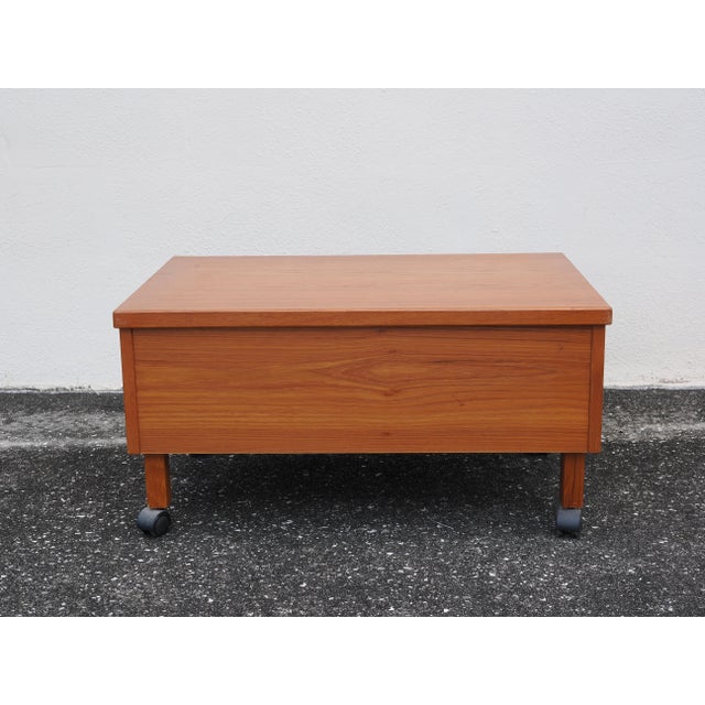 Mid-Century Modern 1970s Teak Rolling Side Table With Shelf, Attributed Brdr. Furbo For Sale - Image 3 of 10