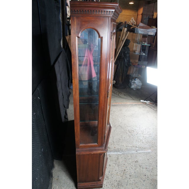 Late 20th Century Thomasville Collectors Cherry Traditional Canted Front Lighted China Cabinet For Sale - Image 17 of 18