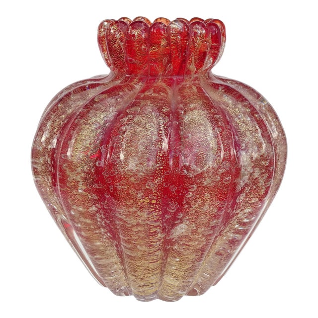 Vintage Murano Seguso Vetri d'Arte Pulegoso Red Gold Flecks Italian Art Glass Ribbed Flower Bud Vase For Sale