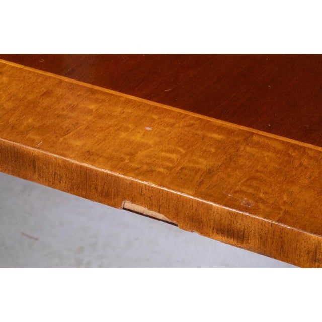 Traditional 1980s Baker Historic Charleston Mahogany Two Pedestal Dining Table Satinwood Banding For Sale - Image 3 of 5