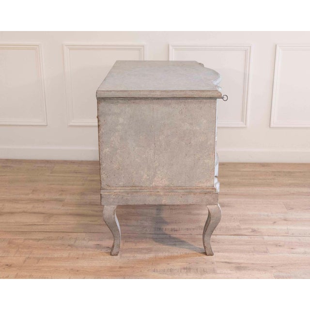 Late 18th-Century Swedish Baroque Chest of Drawers, circa 1790–1810 For Sale In Atlanta - Image 6 of 10