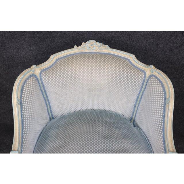 French Louis XVI Style Creme & Blue Accent Paint Decorated Chaise Lounge For Sale - Image 13 of 14