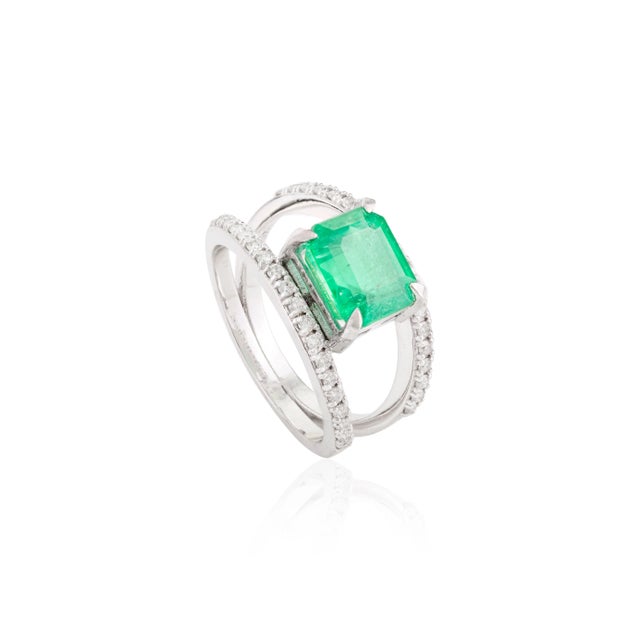 Cushion Cut Emerald & Diamond Double Band Engagement Ring Size 7 For Sale - Image 4 of 11