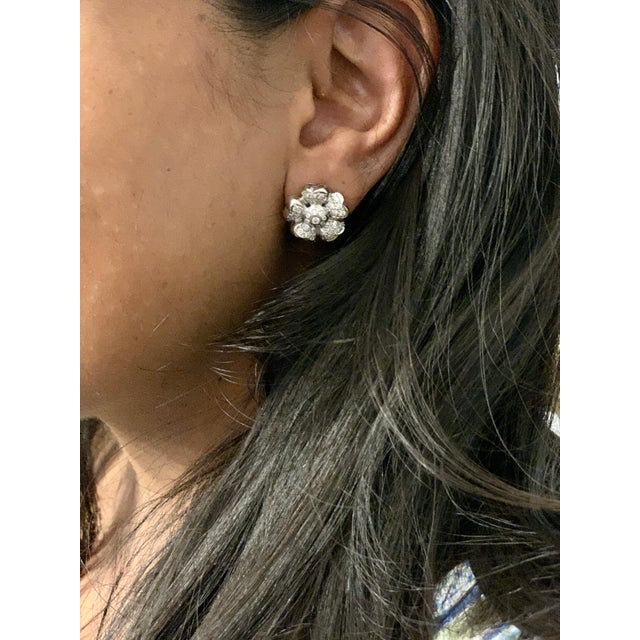 1.8 Carat Diamond Flower/Cluster Stud Earring 18 Karat White Gold, A Pair For Sale In New York - Image 6 of 18