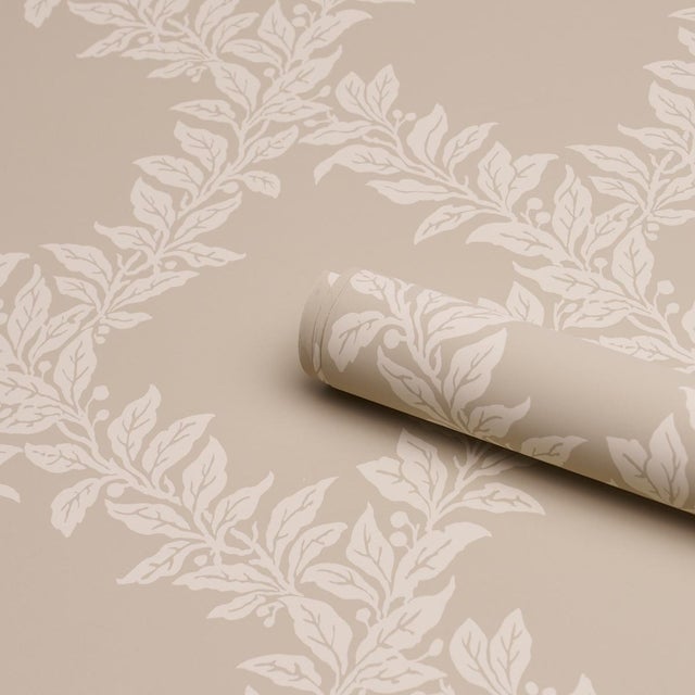 Schumacher Schumacher Tyninghame Trellis Wallcovering In Neutral For Sale - Image 4 of 6