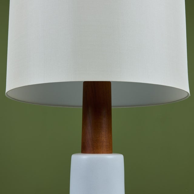 1950s Gordon and Jane Martz Oversized White Ceramic Table Lamp For Sale - Image 10 of 13