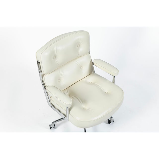 Herman Miller Eames Time Life Lobby White Leather Office Chair 2021 For Sale - Image 10 of 15