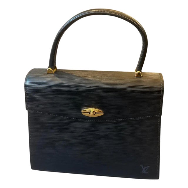 1980s Vintage Louis Vuitton Speedy 30 in Noir Epi Leather 2 For Sale