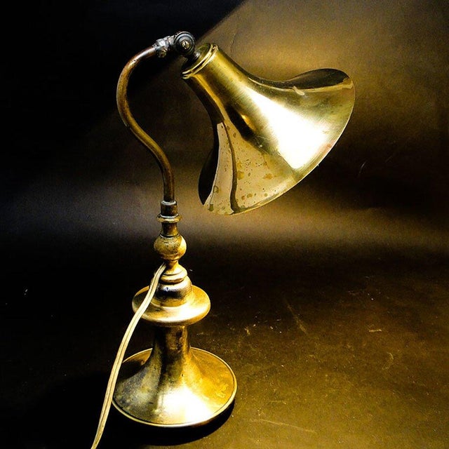 The table lamp was manufactured in Germany in the 1930s and is made in Art Deco style. It is preserved in a very good...