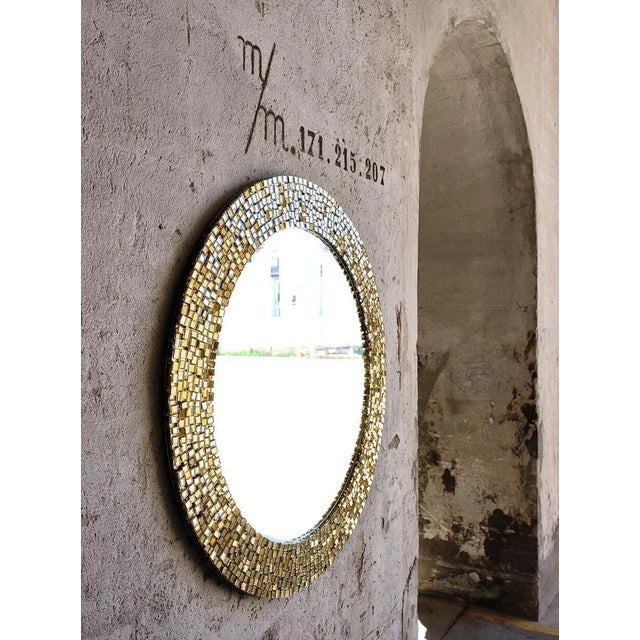 Gold Sovrapposto round mirror by Davide Medri Materials: mirror, glass mosaic Dimensions: D 100 x H 100 cm. Davide Medri...