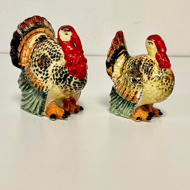 Ceramic 1940s Boho Chic Americana Farmhouse Turkey Salt & Pepper Shakers - A Pair, Thanksgiving For Sale - Image 7 of 14