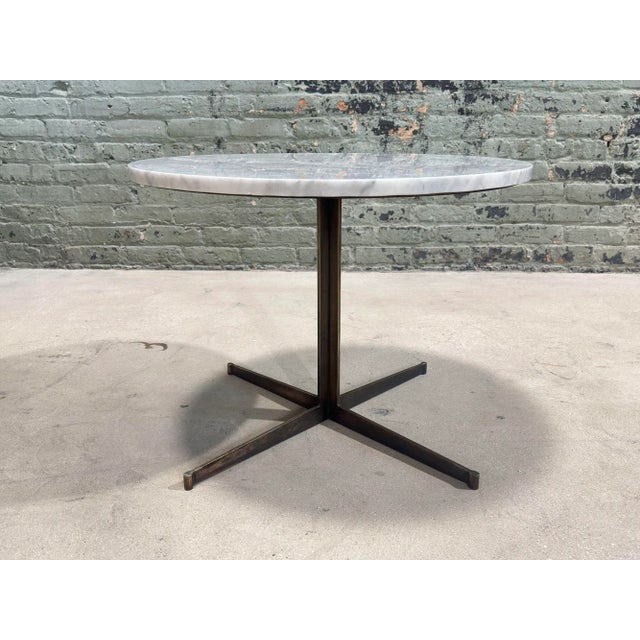 Mid-Century Modern Calacatta Marble and Solid Bronze Base Side/End Table, 1970 For Sale - Image 3 of 11