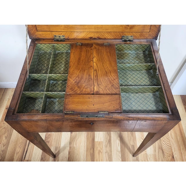 Early 19th C Continental Walnut Lift Top Lady’s Desk Vanity Table For Sale - Image 13 of 18