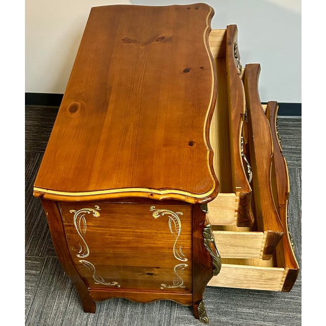Late 20th Century French Accent Chest For Sale - Image 4 of 7