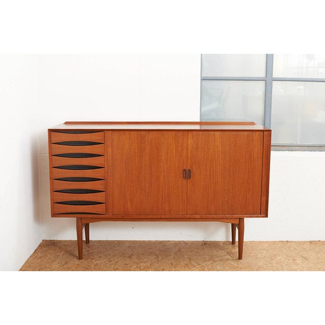 Model OS63 Highboard in Teak and Black Painted Recessed Handles by Arne Vodder for Sibast, 1958 For Sale - Image 11 of 12