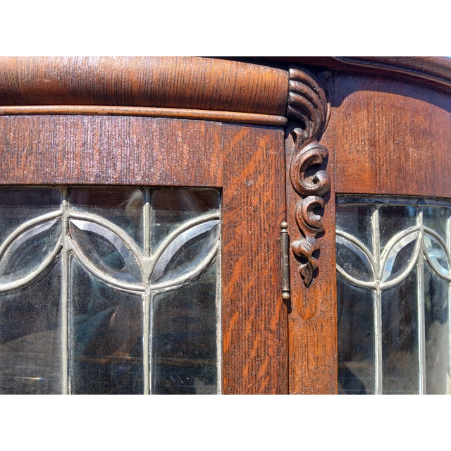 Antique Quartersawn Oak Leaded Curved Glass China Cabinet With Claw Feet 1920s For Sale - Image 11 of 18