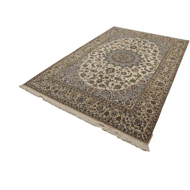 Middle Eastern Hand-Knotted Rug in Silk For Sale - Image 5 of 11