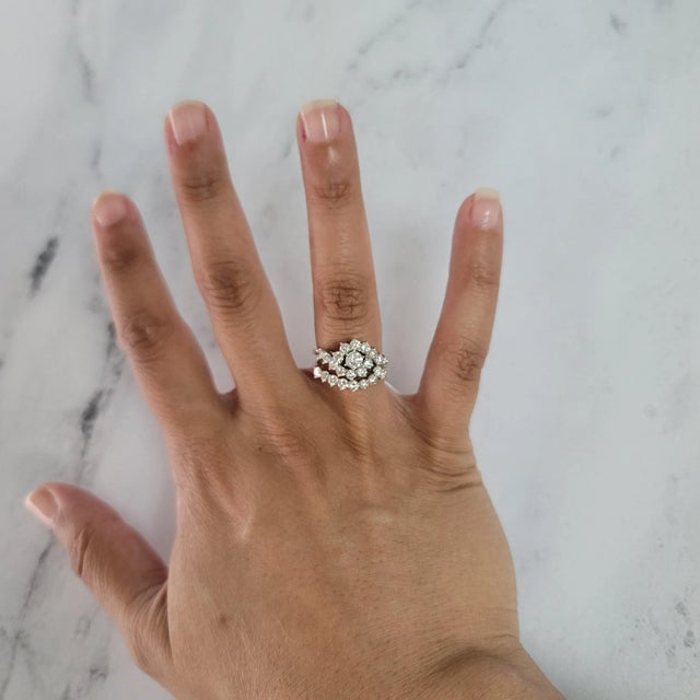 ♥ Ring Summary ♥ Main Stone: Diamond Approx. Carat Weight: 2.00cttw Diamond Clarity: SI1/SI2 Diamond Color: G/H Band...