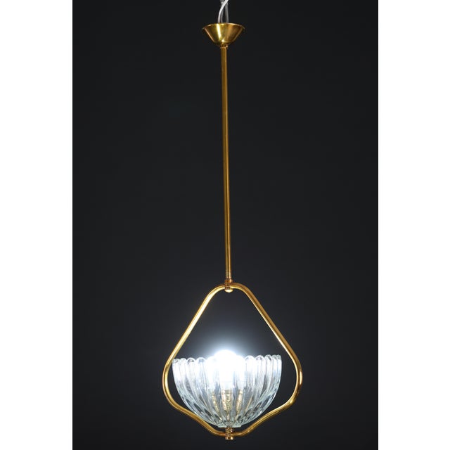 1950s Art Decò Barovier E Toso Murano Glass and Brass Pendant Light For Sale - Image 6 of 14
