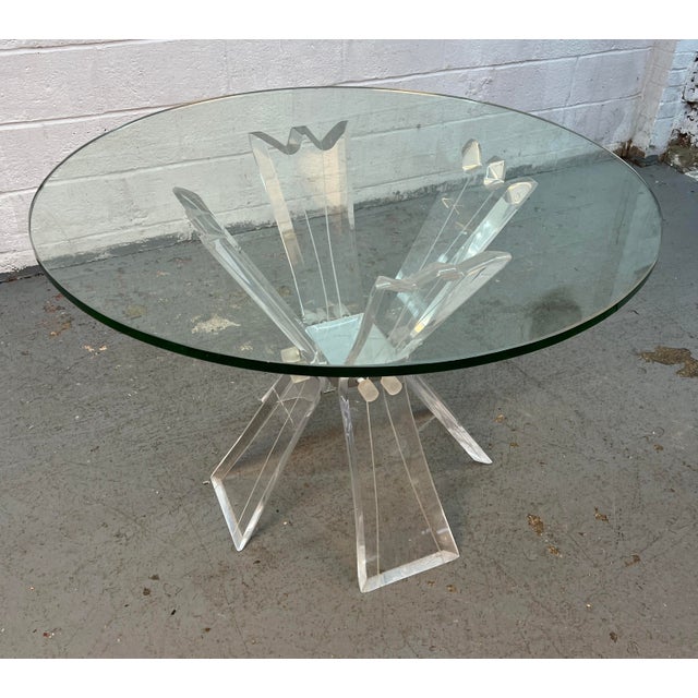 Mid 20th Century Hollywood Regency Style Lucite and Glass Dining Table For Sale - Image 4 of 7