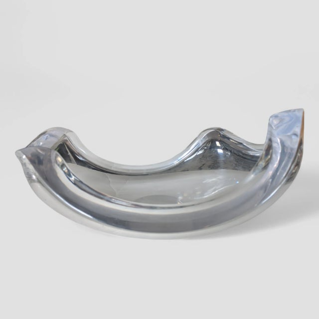 Vintage Large Scale Lucite Centerpiece Bowl For Sale In Charlotte - Image 6 of 13