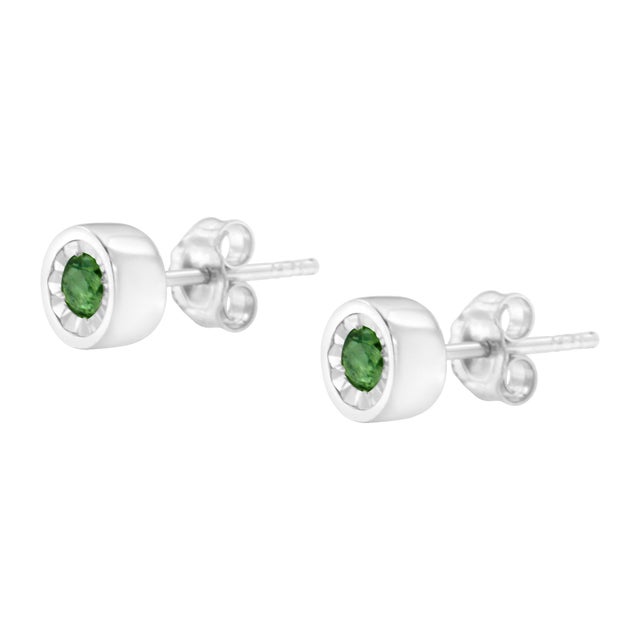 Haus of Brilliance .925 Sterling Silver 0.15 Cttw Round Brilliant-Cut Green Diamond Miracle-Set Stud Earrings (Fancy Color-Enhanced, I1-I2 Clarity) For Sale - Image 4 of 6