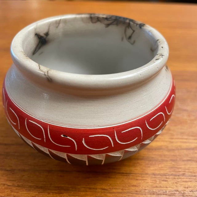 Miniature Navajo Horsehair Pottery Jar - Signed Carol Benally For Sale - Image 12 of 15