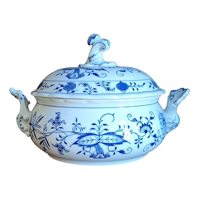 Onion Pattern Soup Tureen from Meissen, 1970s For Sale